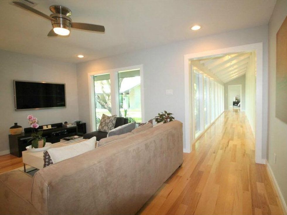 Hall at 11316 Valleydale Dr. in Dallas