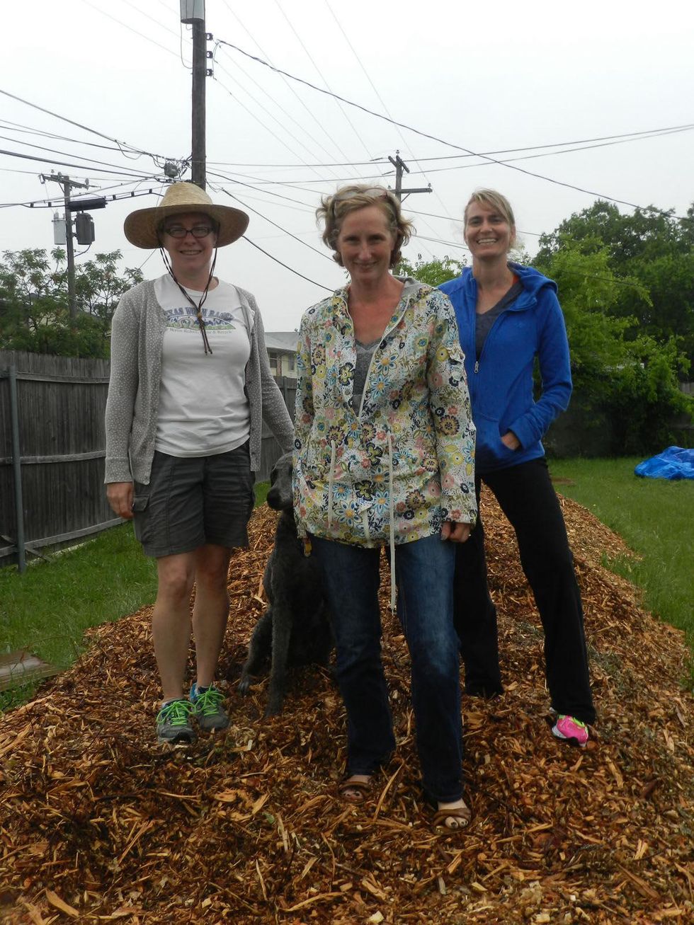 Heather Rinaldi, Sarah Perry, Donelle Simmons