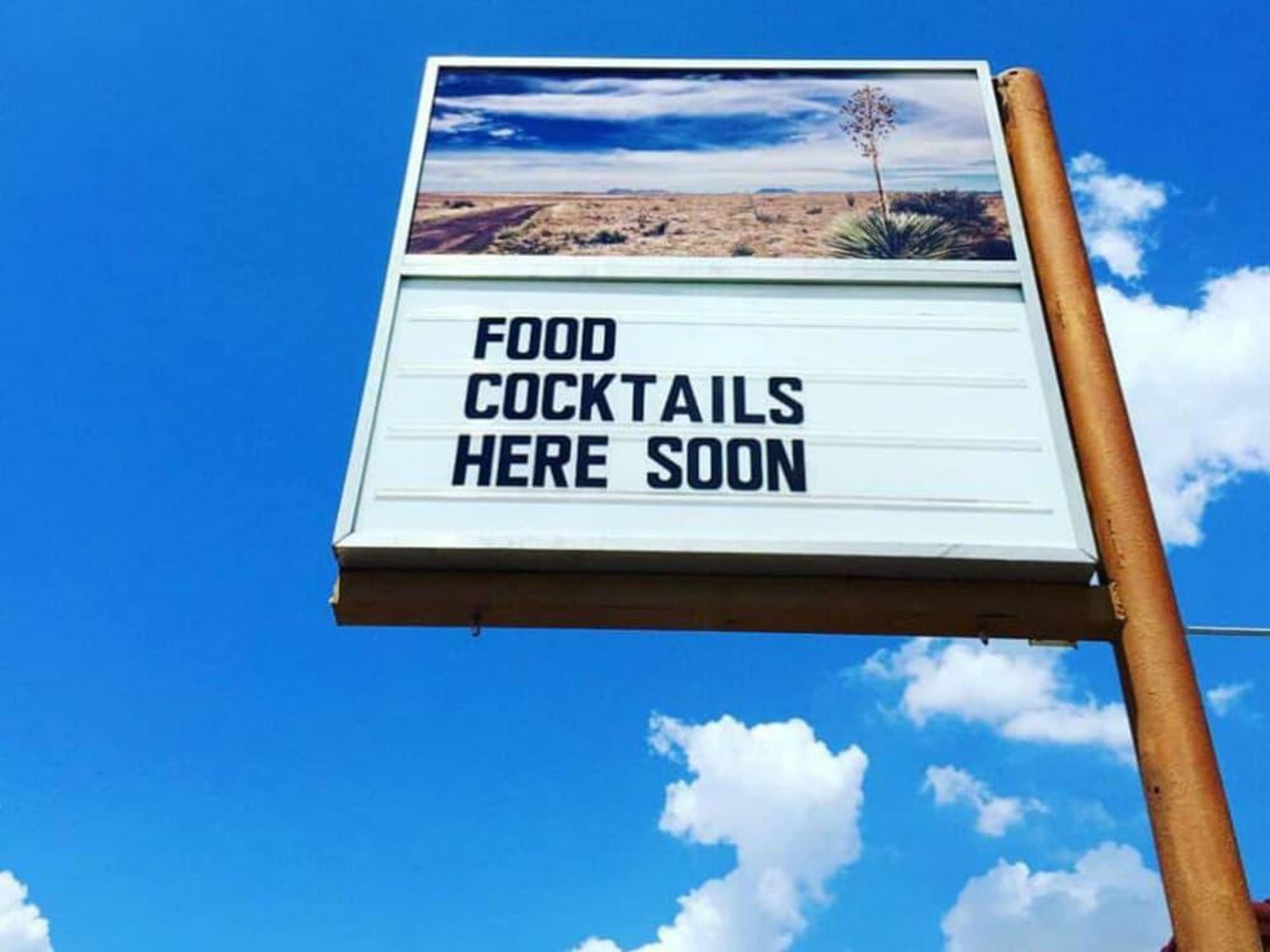 Here cocktail lounge in Lakewood