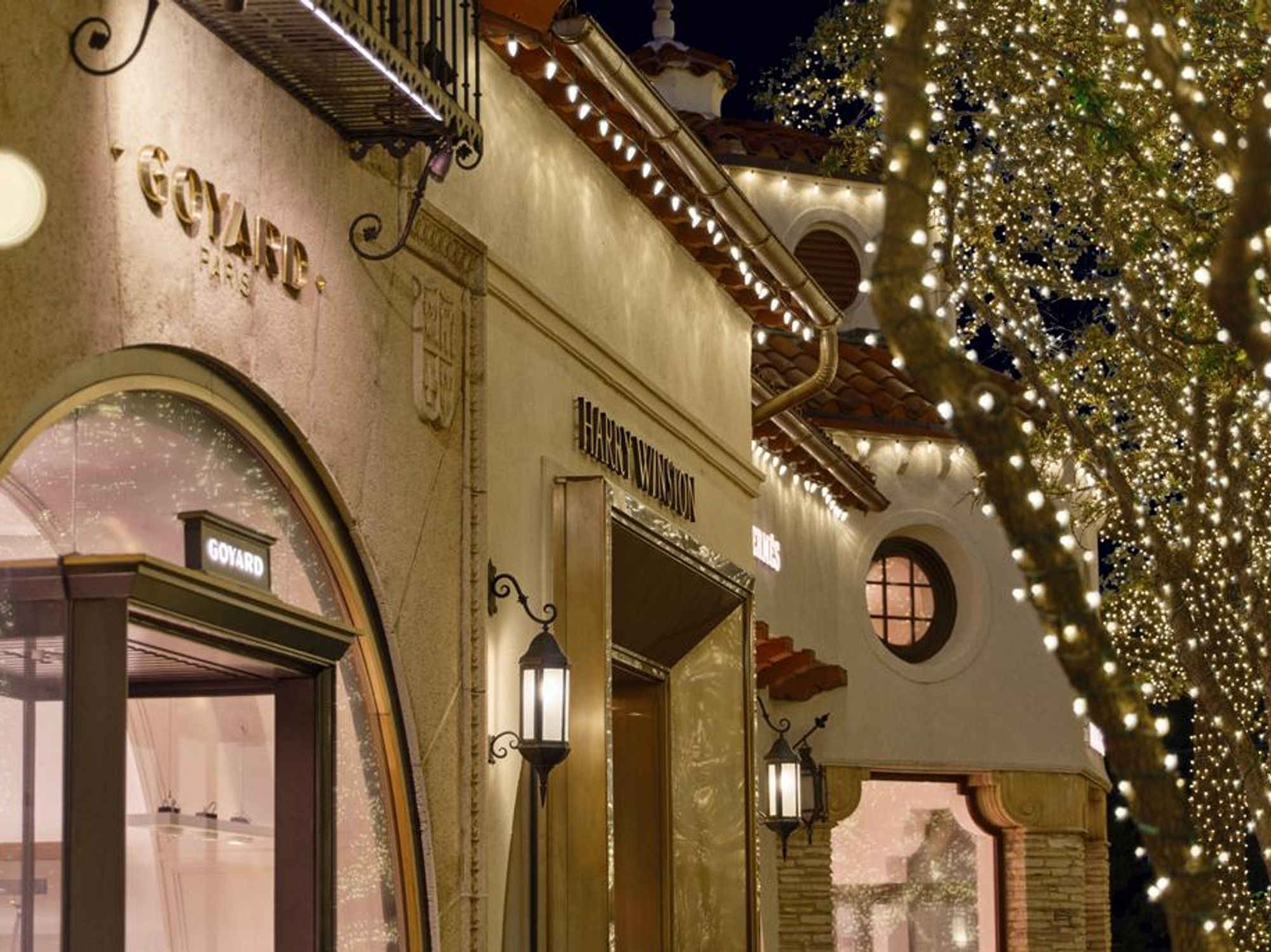 Highland Park Village holiday lights