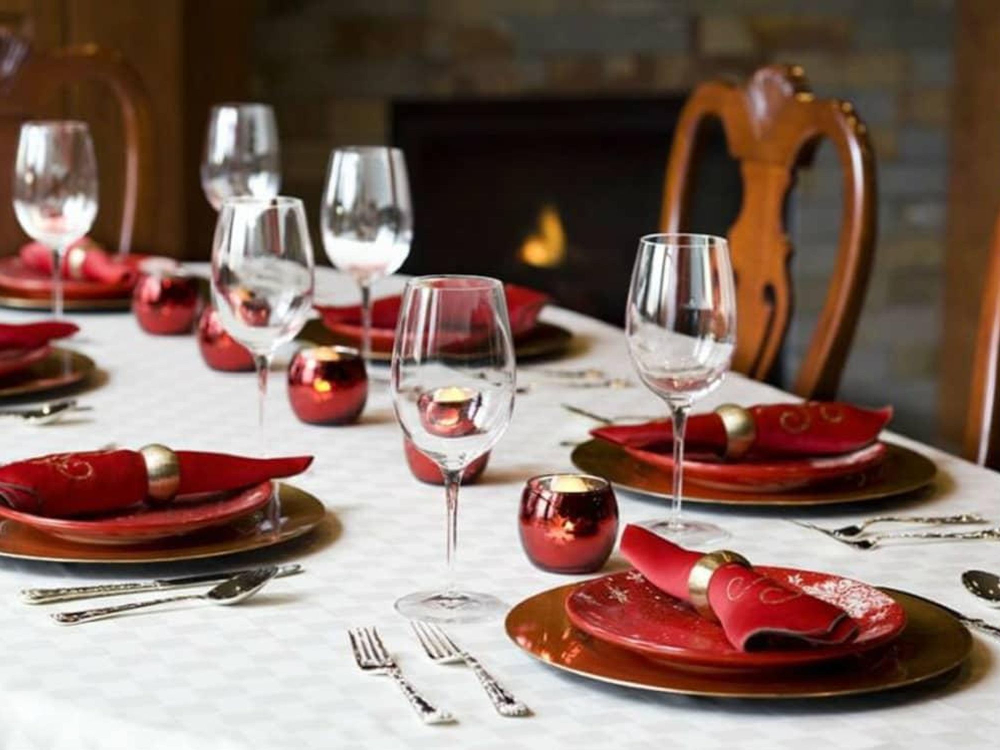 holiday dining, table