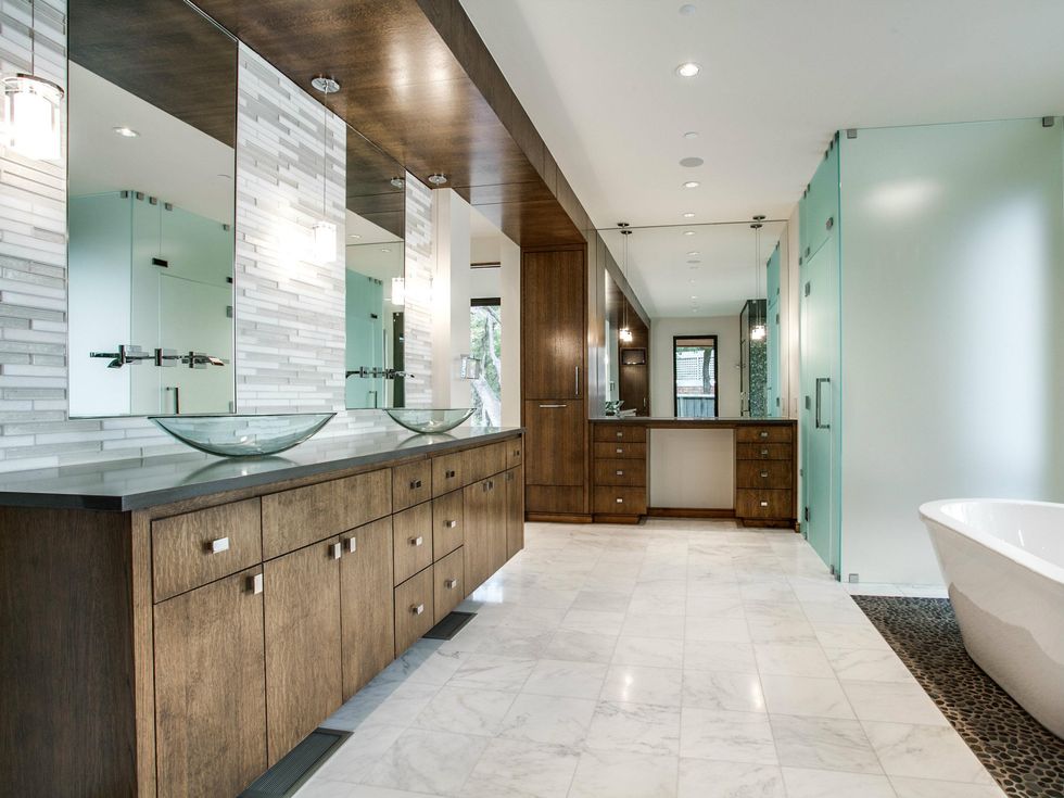 Expert design tips to create the ultimate at-home spa bath experience