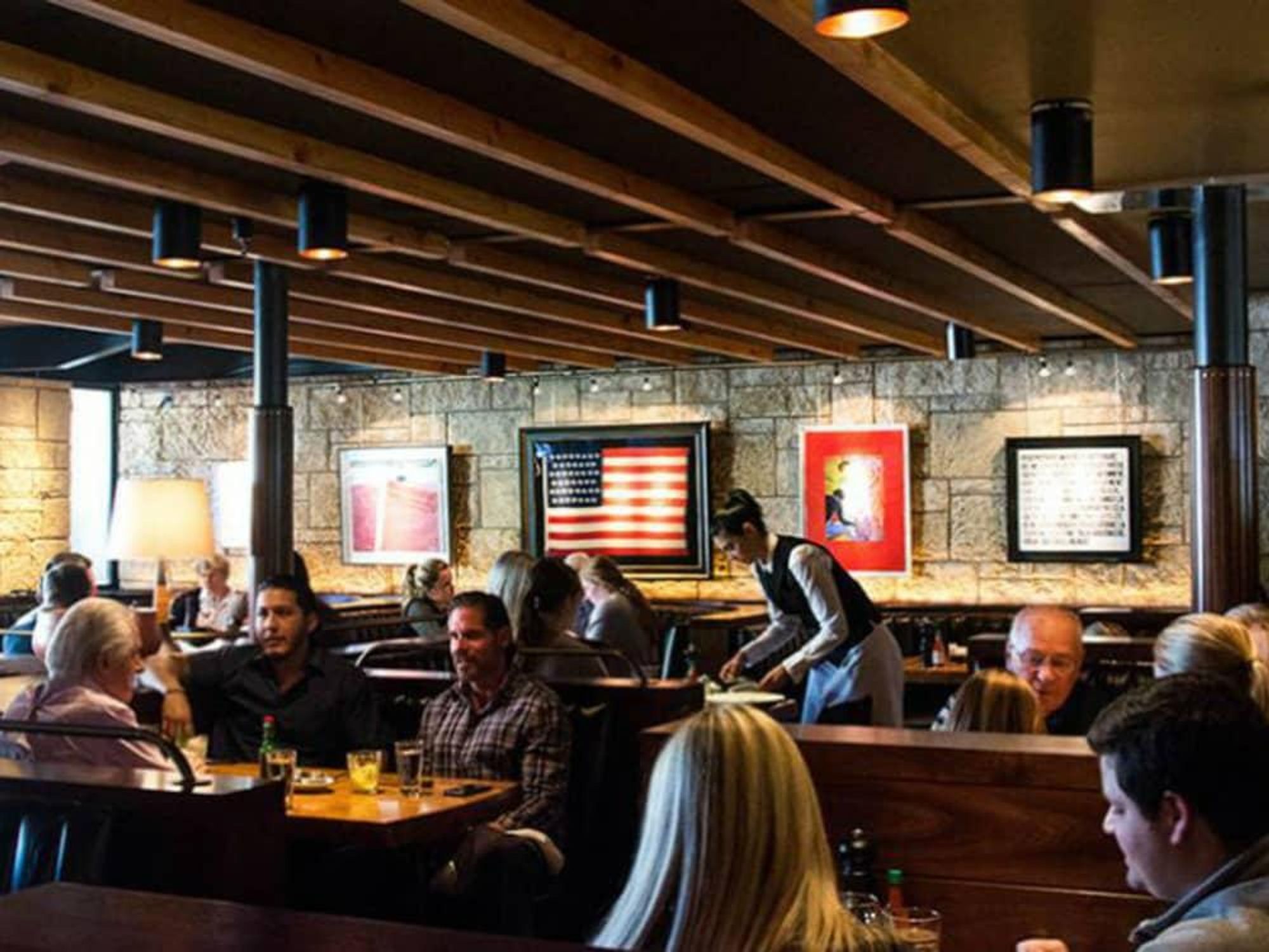 Honor Bar, Highland Park Village