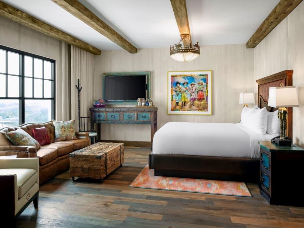 Hotel Drover guest room