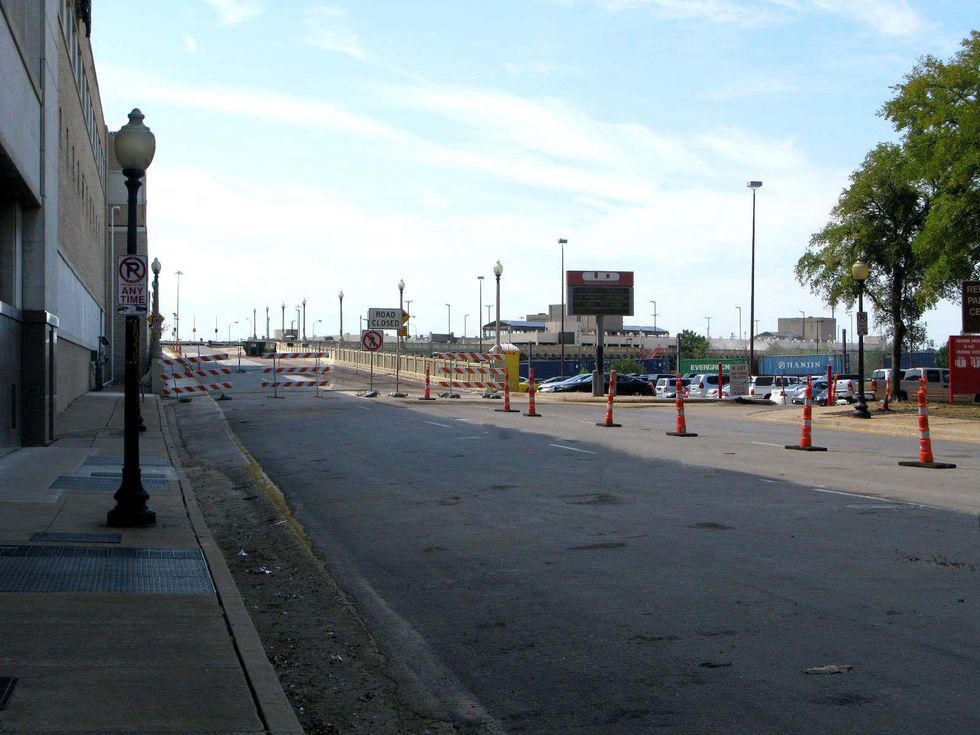 Houston St. Viaduct, trolley