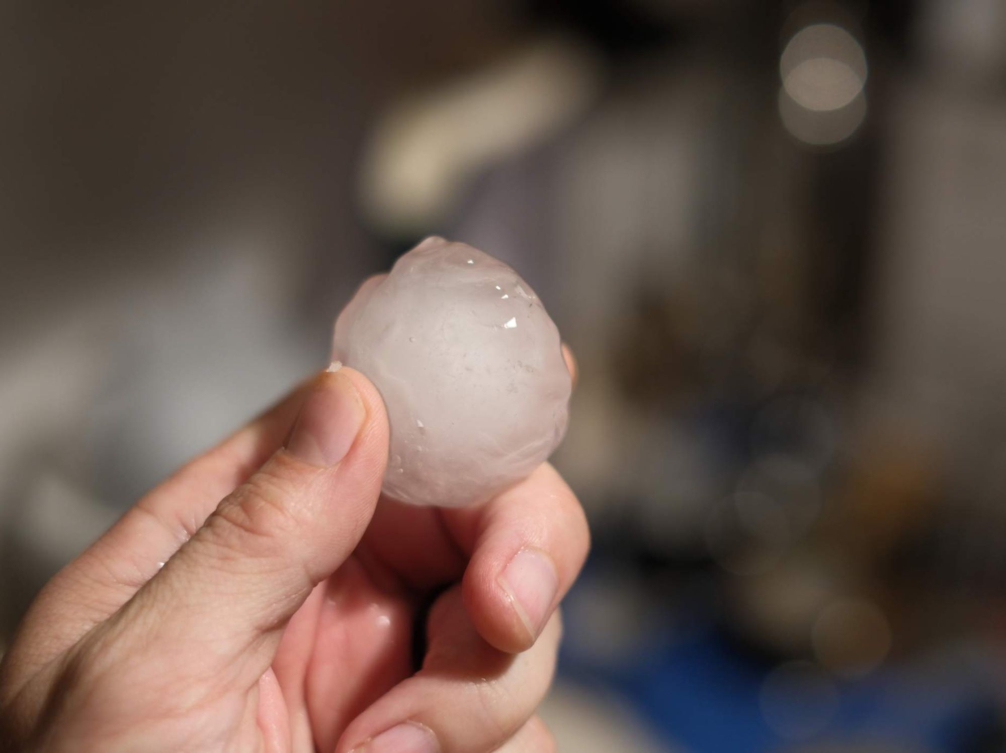 Ice nugget between your fingers, at home