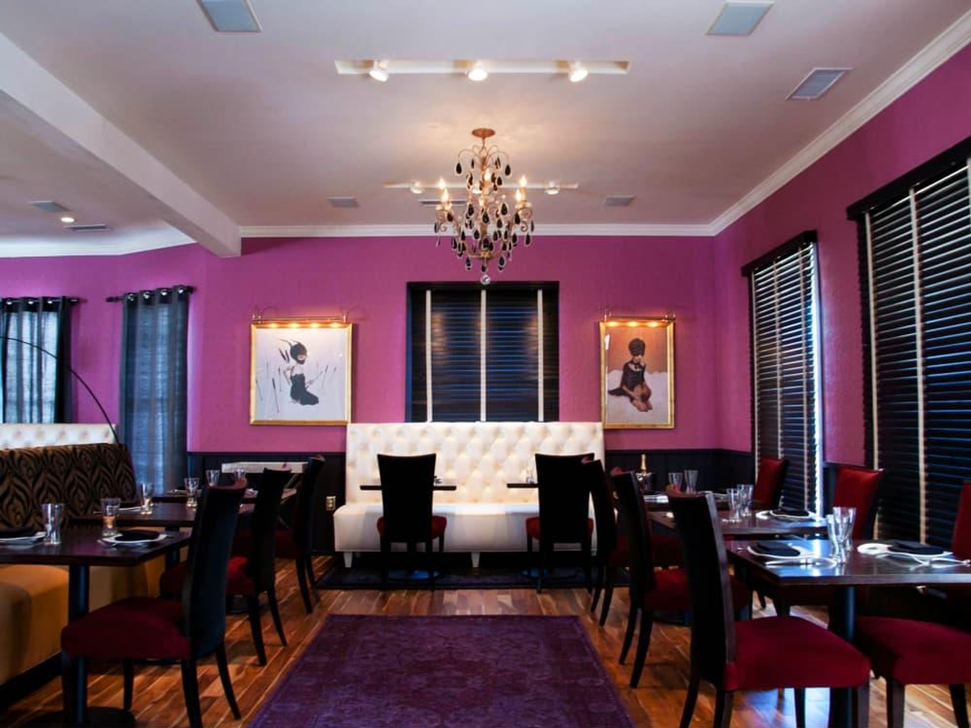 Interior of Belly & Trumpet restaurant in Dallas