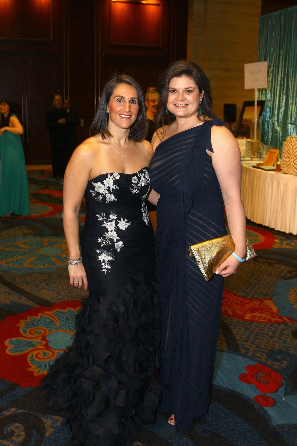 Isabell Novakov, Tracy Steiner