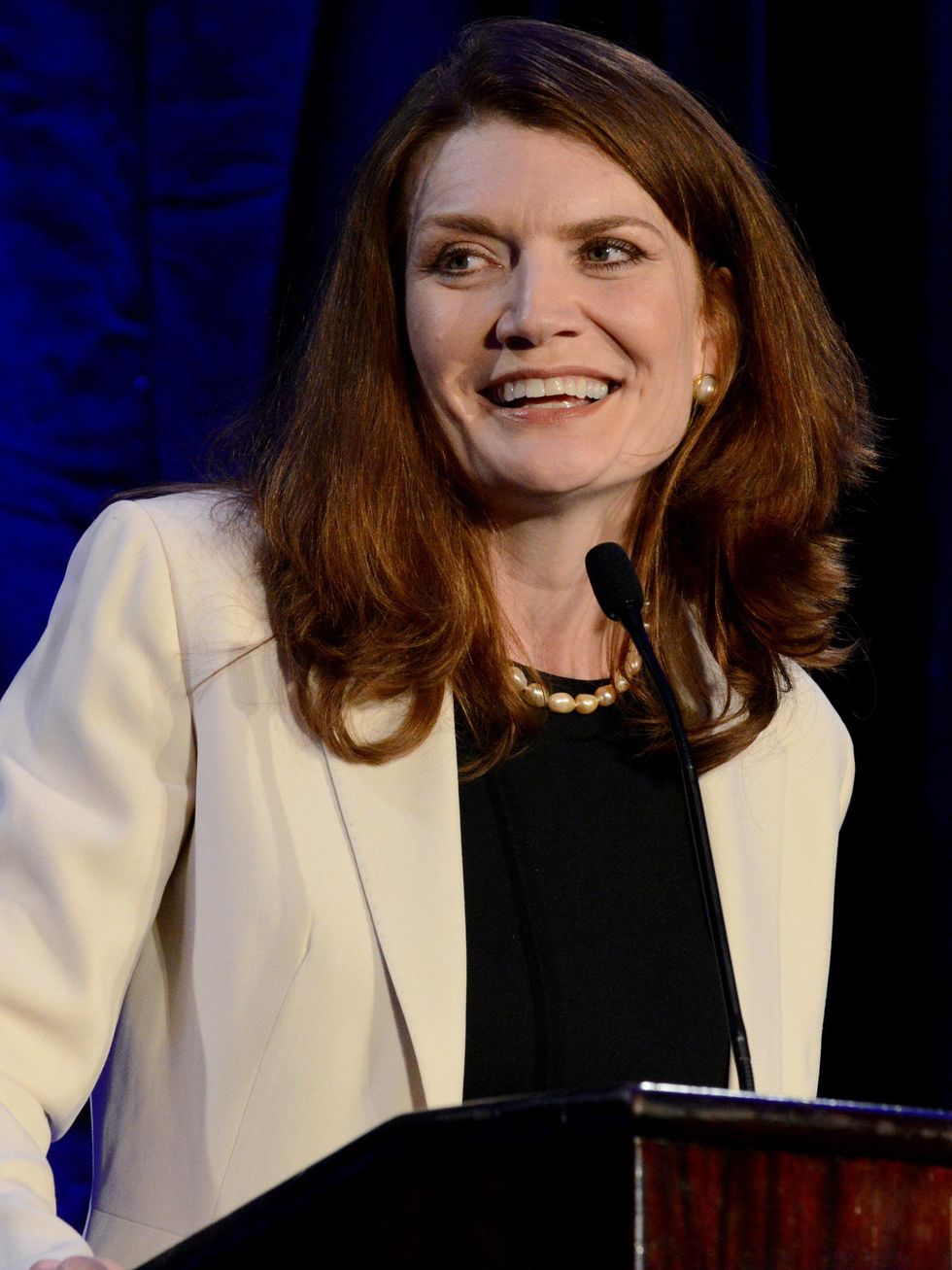 Author Jeannette Walls urges local students to share their stories