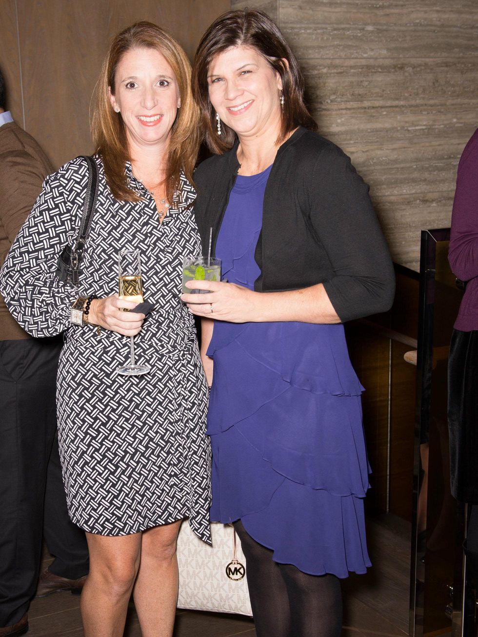 Jenni Walker, Kim Hestia