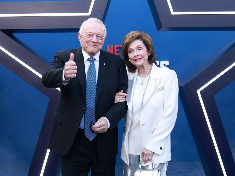 Jerry Jones, Cowboys movie premiere