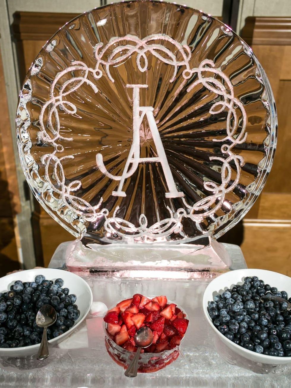 Jess and Alex Prescott Wedding, ice sculpture