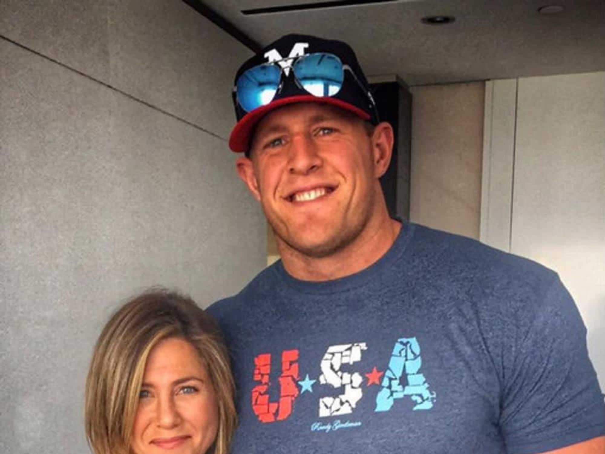 JJ Watt Jennifer Aniston twitter photo