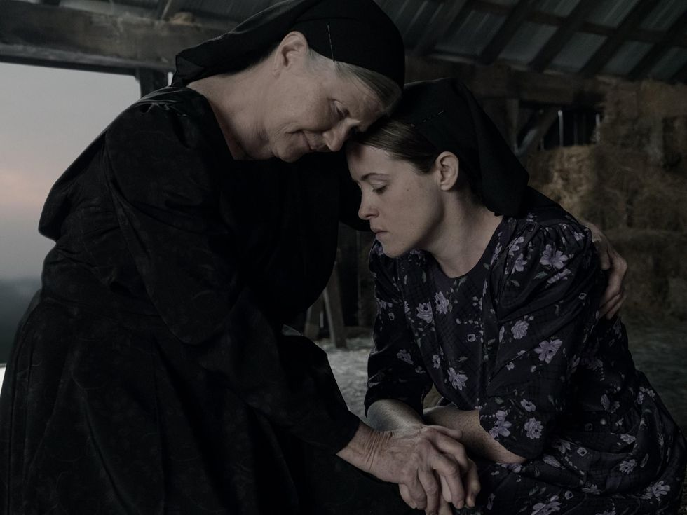 Judith Ivey and Claire Foy in Women Talking