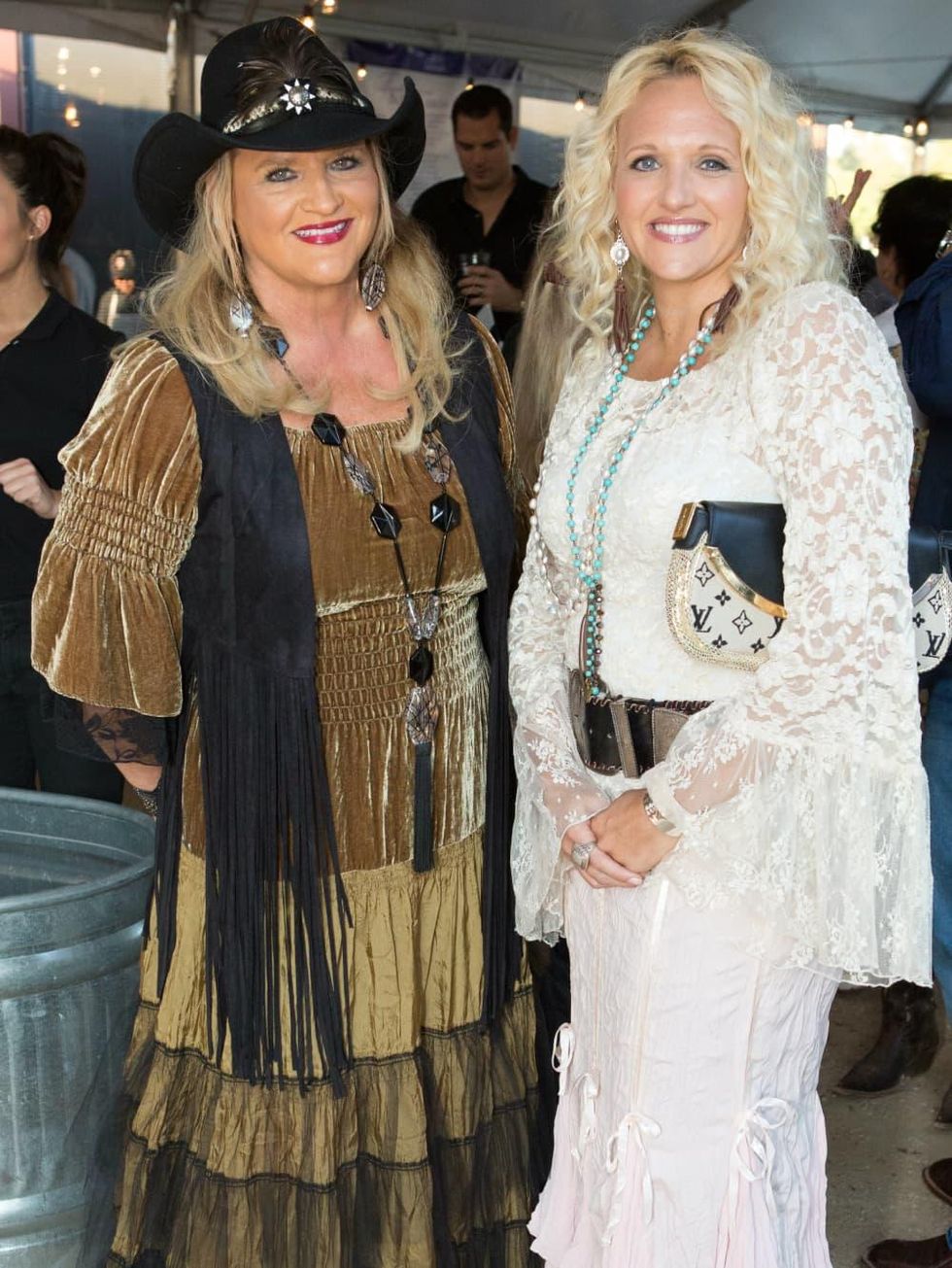 Judy Pogue, Amy Warren