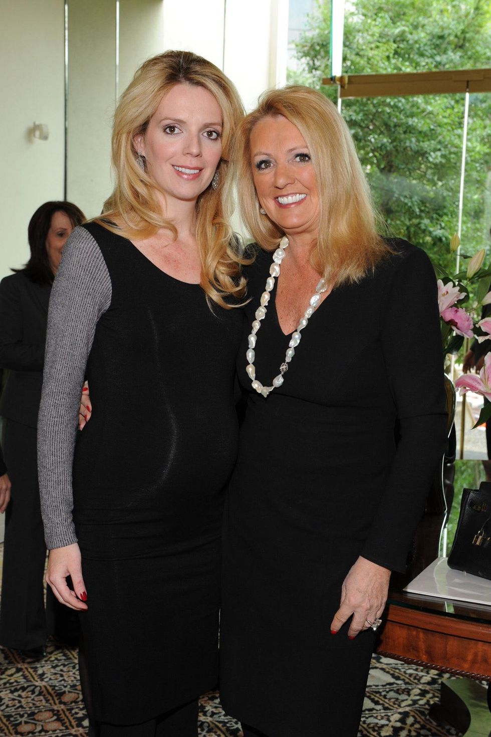 Kari Kloewer, Myrna Schlegel