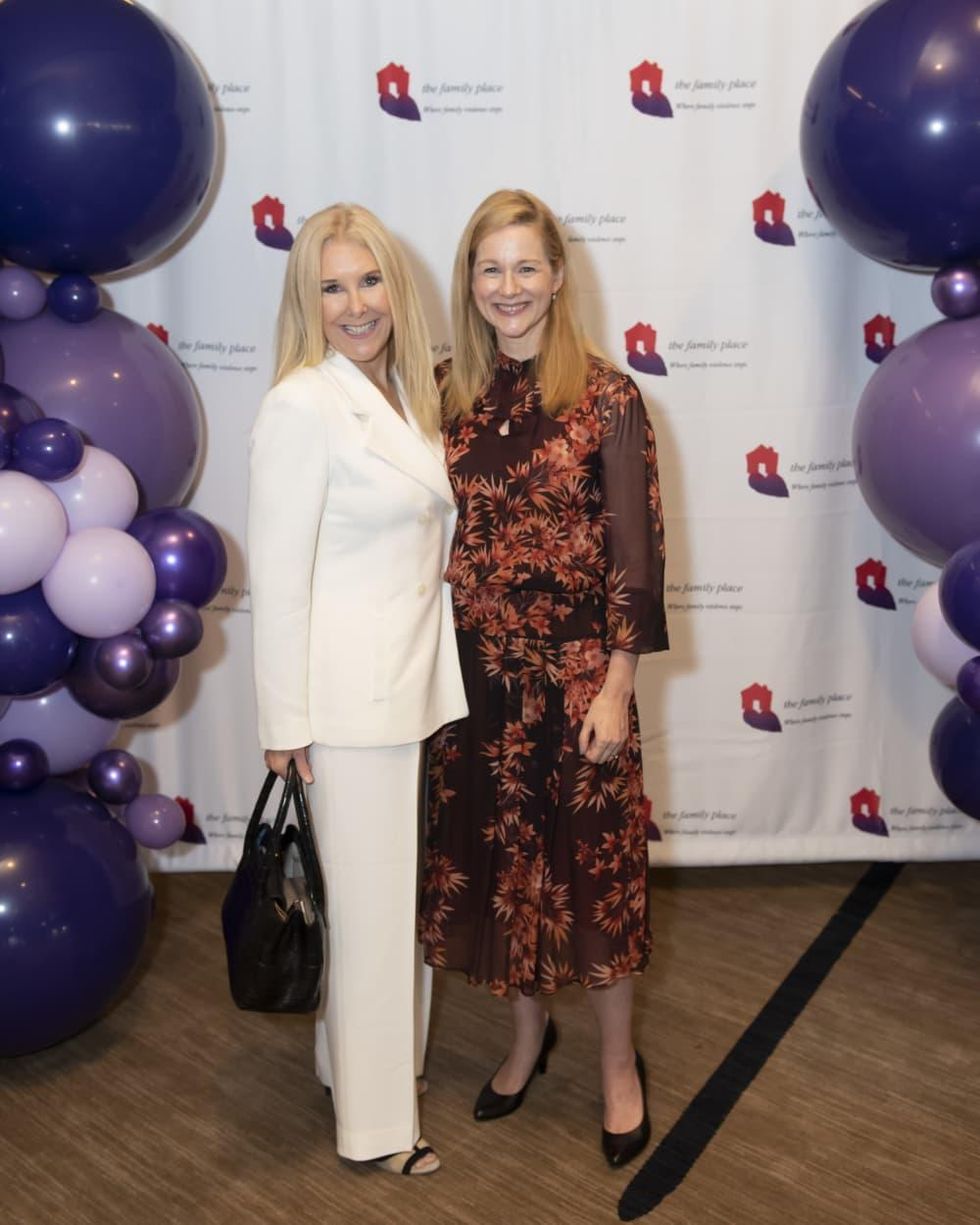 Katherine Wynne, Laura Linney