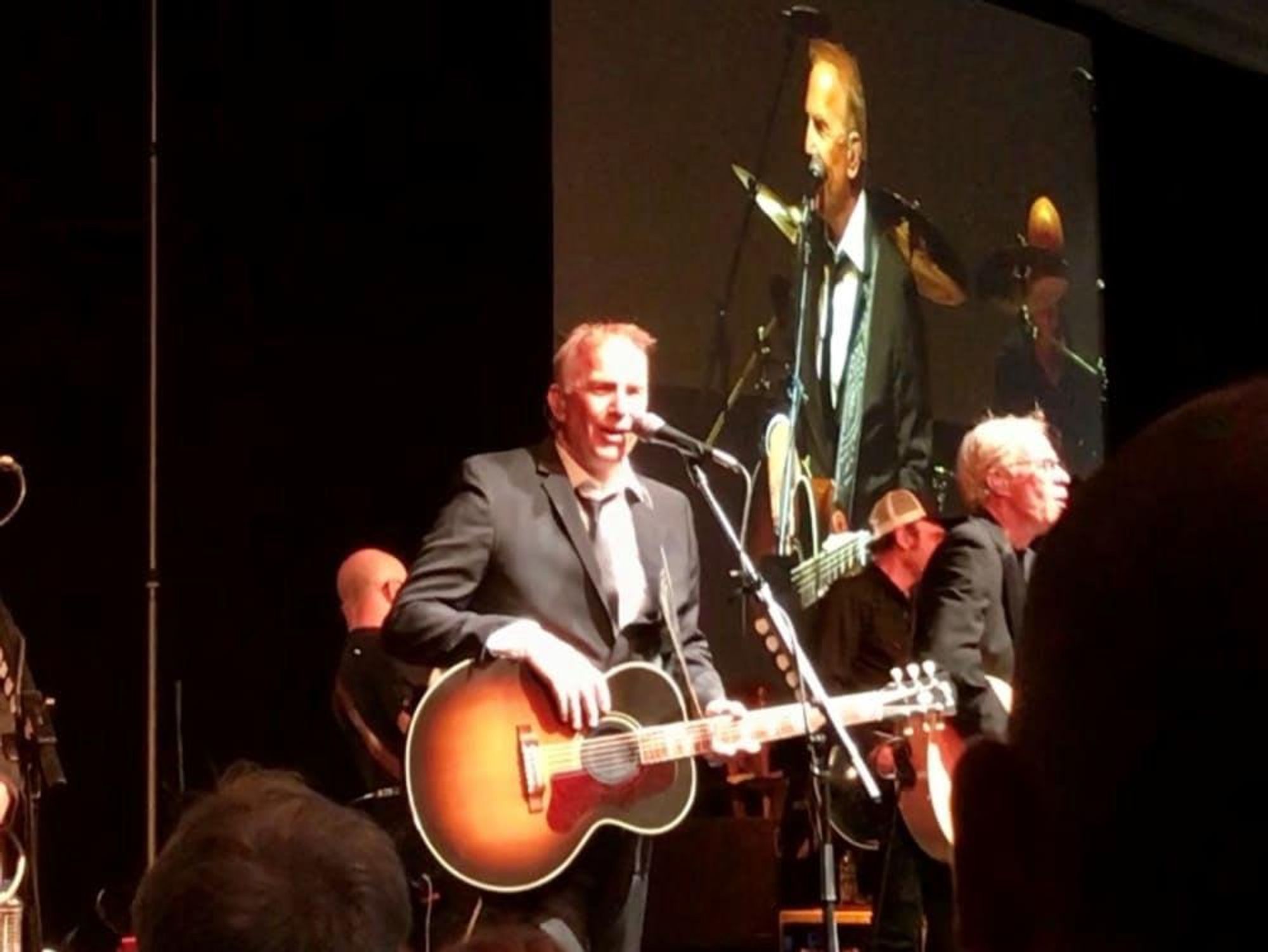 Kevin Costner & Modern West were the featured entertainers.