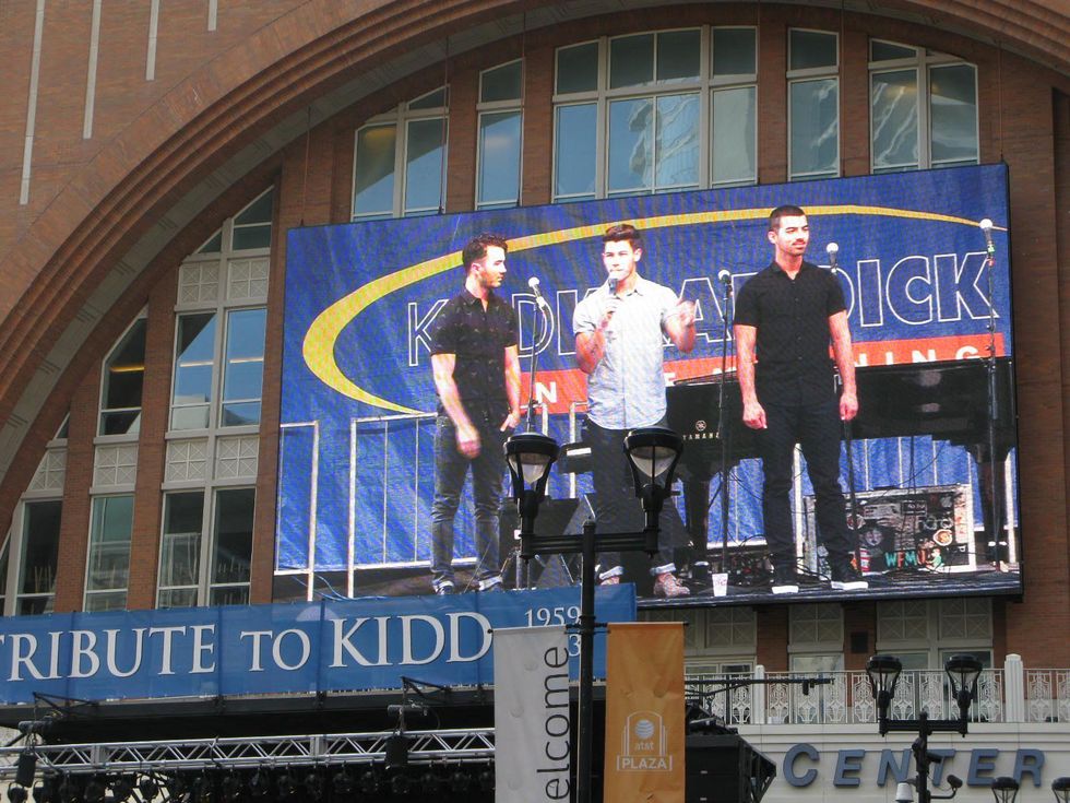 Kidd Kraddick memorial, Jonas Brothers, Victory Plaza