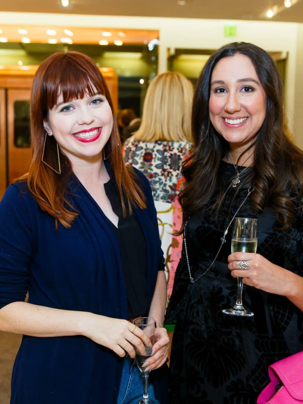 Kim Martinez, Amelia Dekworth