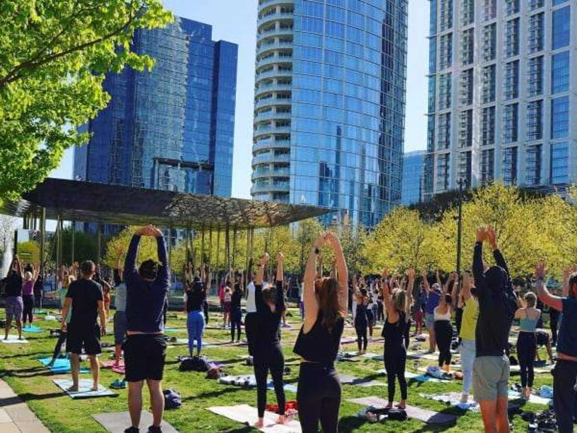 Klyde Warren Park yoga