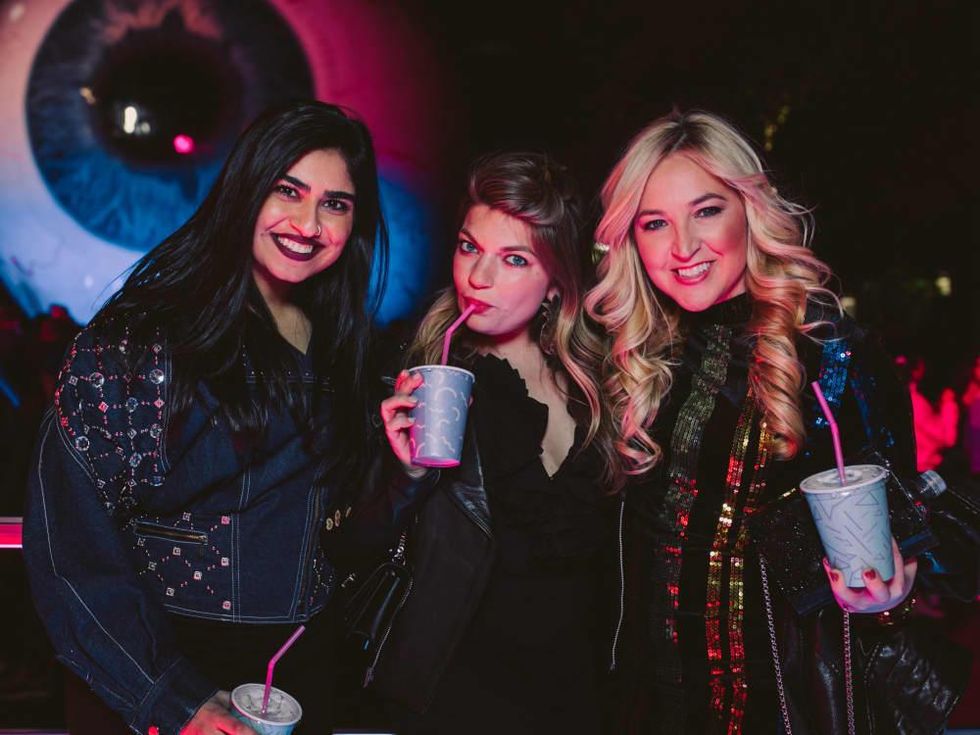 Krystal Sarna, Rachel Scoggins, Vodi Cook