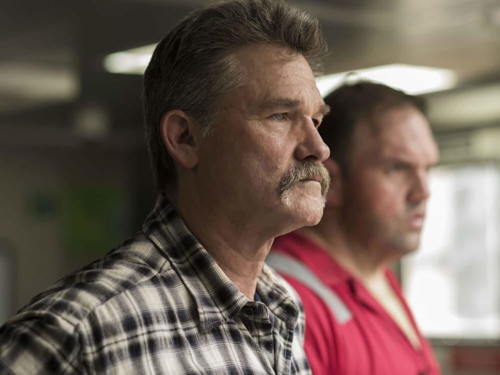 Kurt Russell and Ethan Suplee in Deepwater Horizon