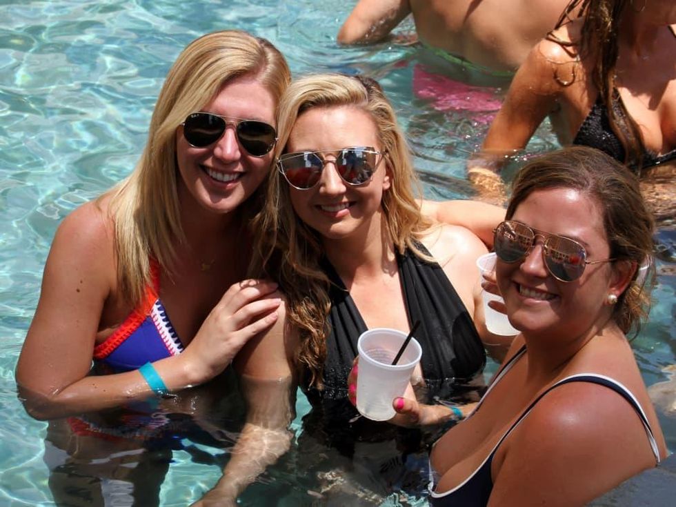 Lauren Sears, Savannah Thode, Lindsey Mueller