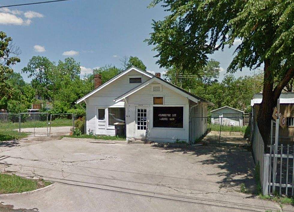 Lawnie's Henderson Ave