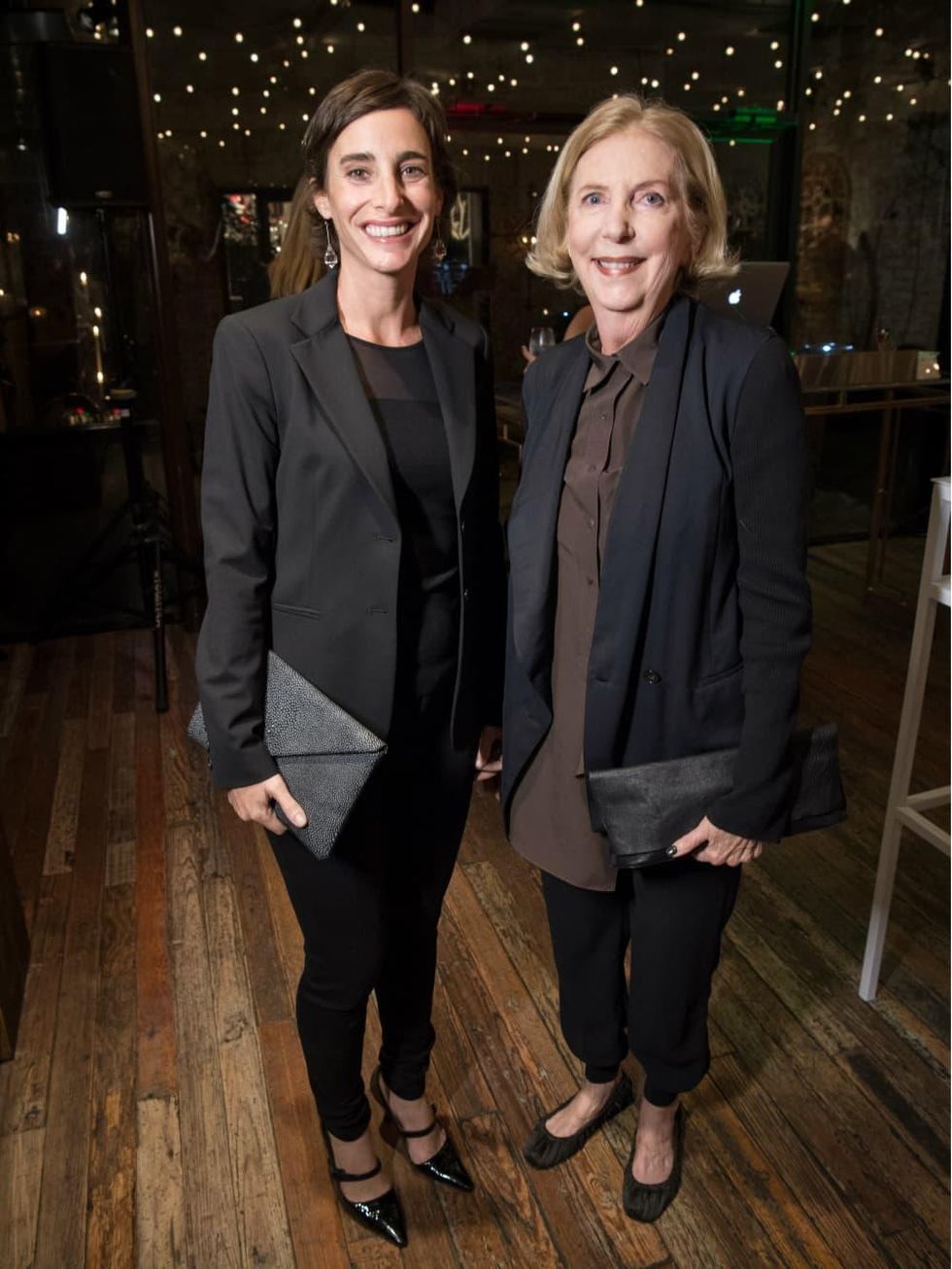 Leigh Sands, Betty Sewell