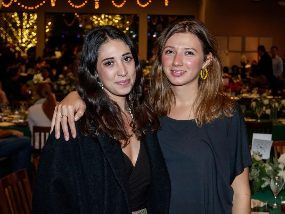 Leslie Dupre, Olivia Bloch