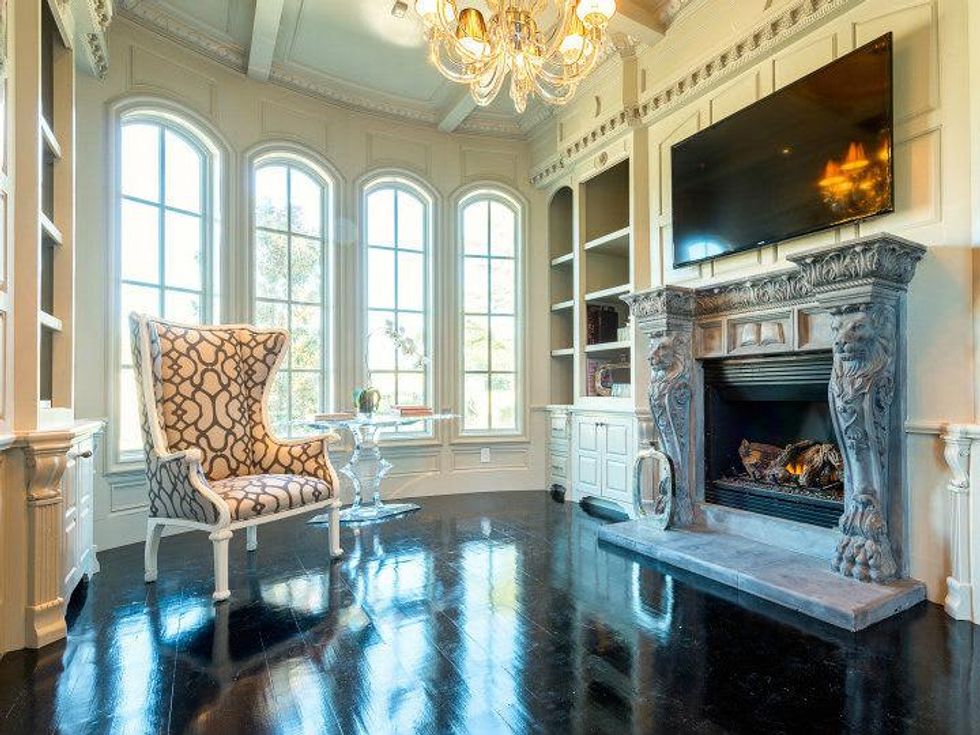 Library at 9625 Preston Rd. in Dallas