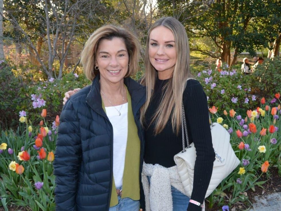 Linda Blythe, Whitney Hughes