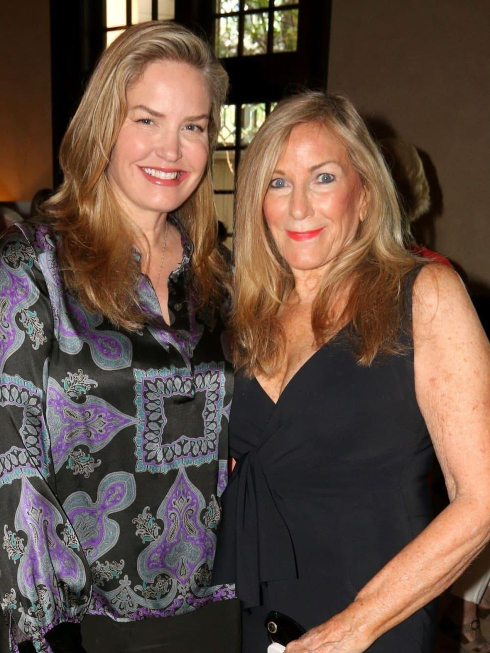 Lindsey Sanders, Karen Luter