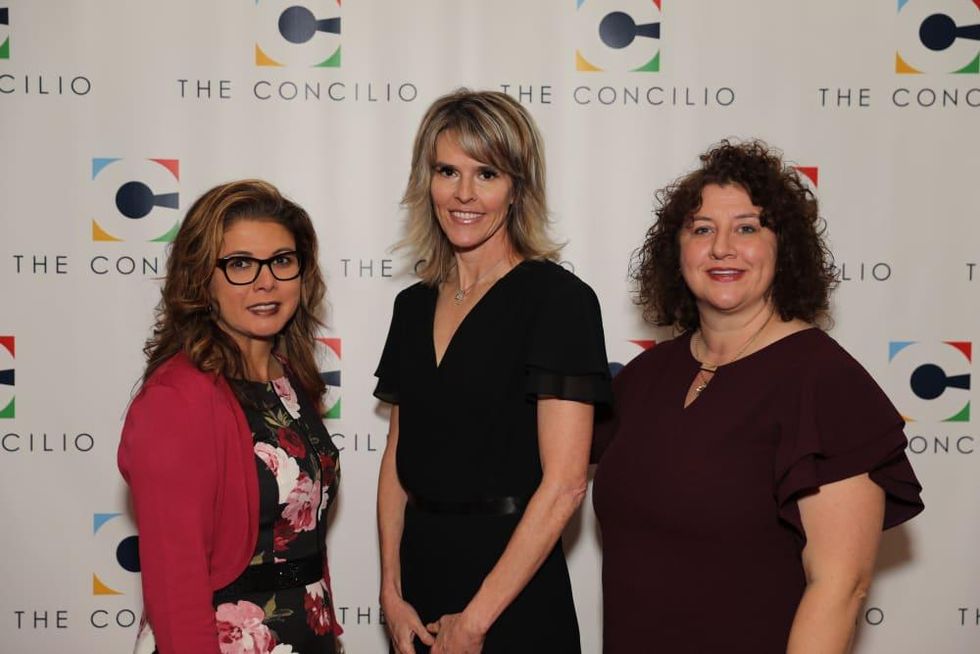 Lisa Moestas, Amy Morris, Julie Casey