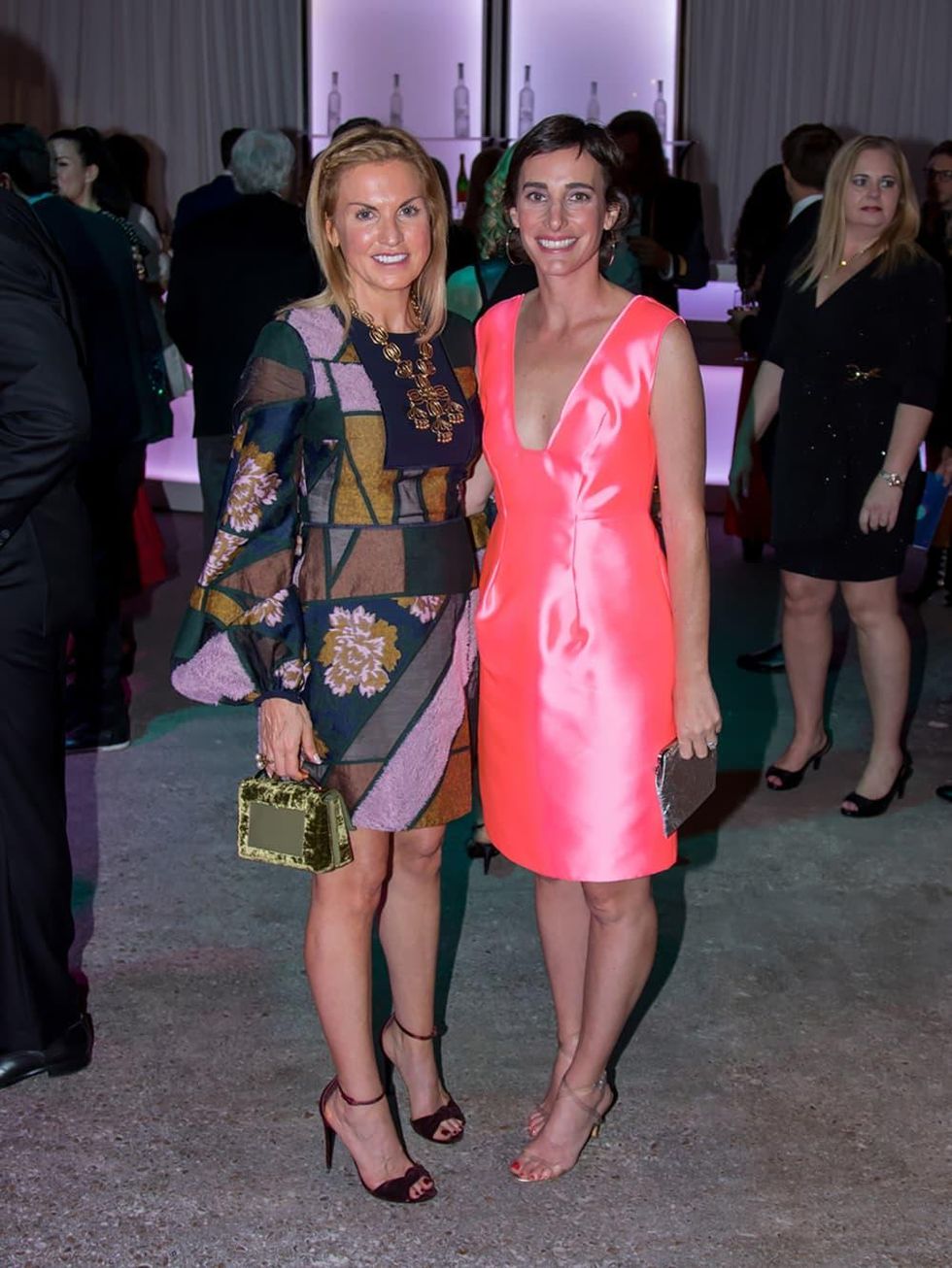 Lisa Runyon, Leigh Sands