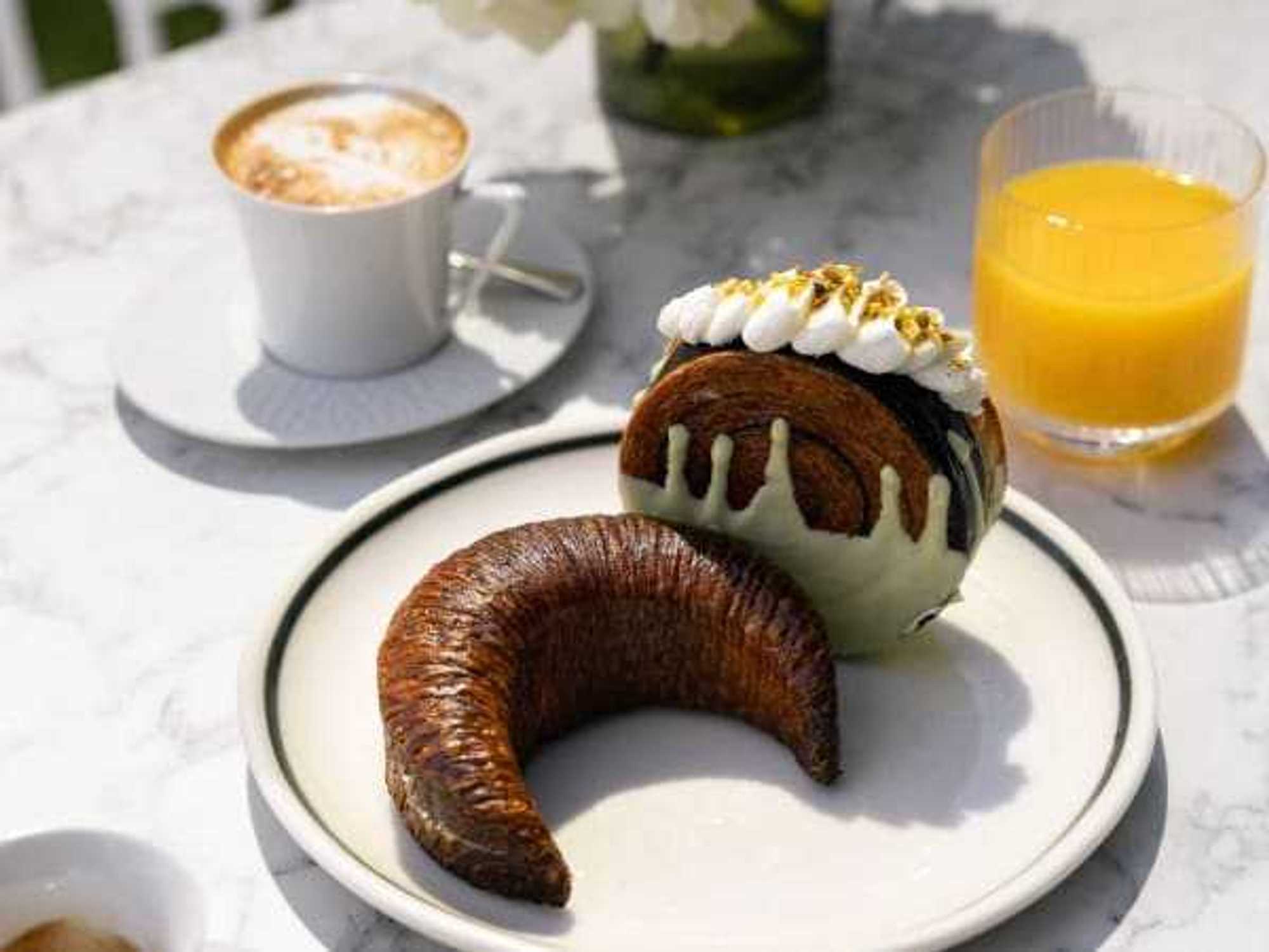 Little Heron, pastries