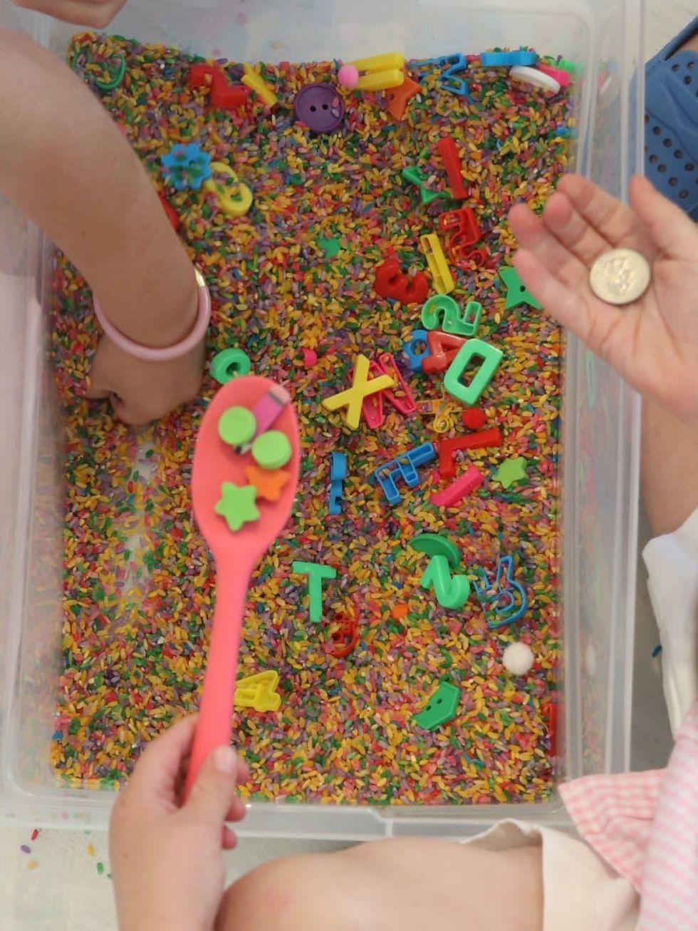 North Texas moms deliver pandemic success story with 'learning tubs