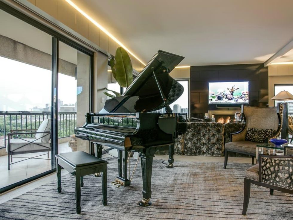 Living room at 3831 Turtle Creek Blvd. in Dallas