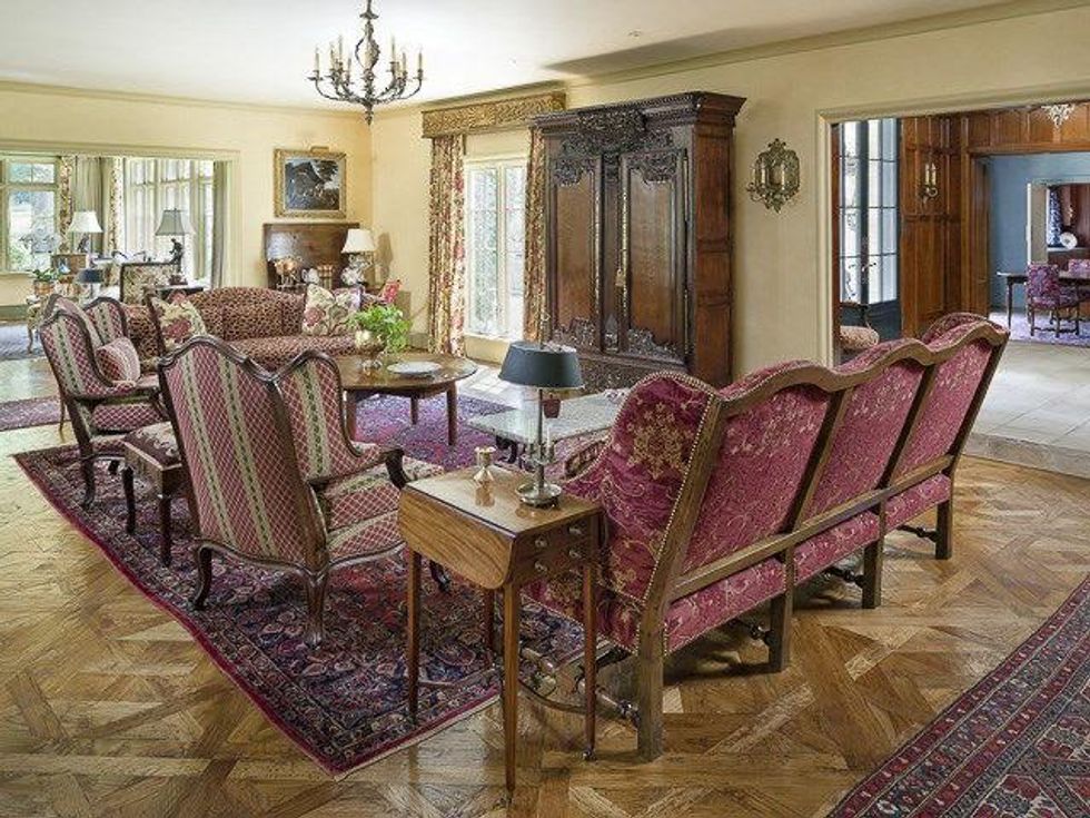 Living room at 4906 Park Ln. in Dallas