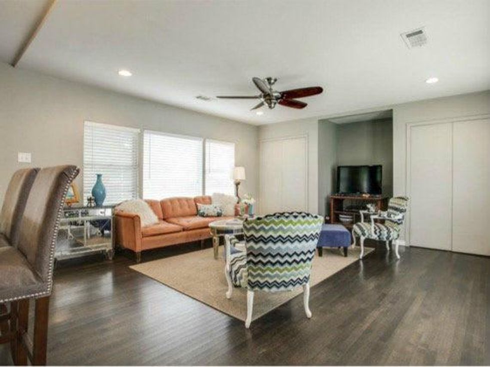 Living room at 6464 Fisher Rd. in Dallas