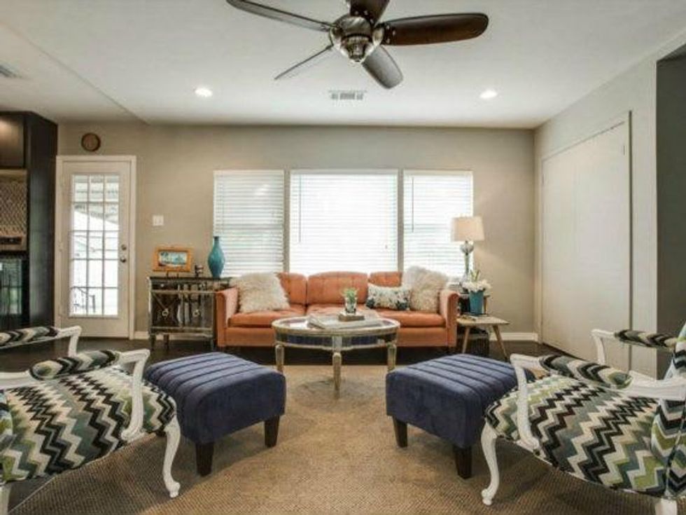Living room at 6464 Fisher Rd. in Dallas