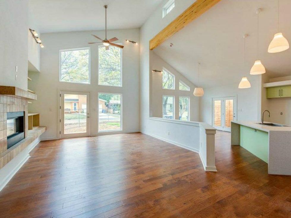 Living room at 8702 San Fernando in Dallas