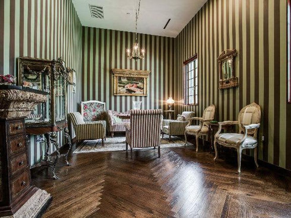 Lliving room at 8211 Inwood Rd. in Dallas