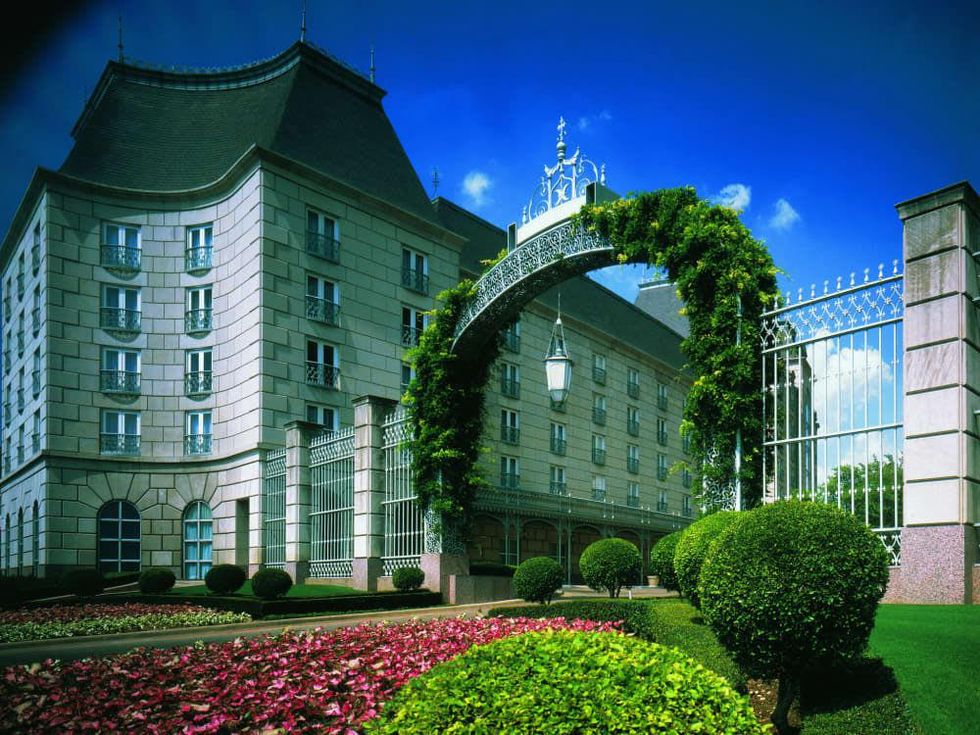 Lobby at Rosewood Crescent Hotel in Dallas