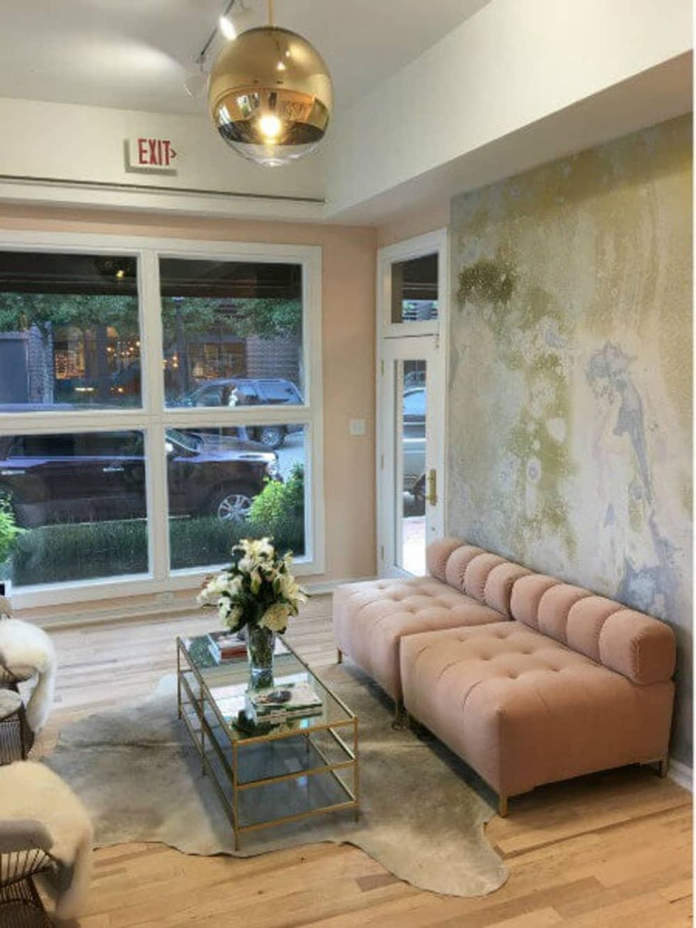 Lovely Bride Dallas Uptown interior