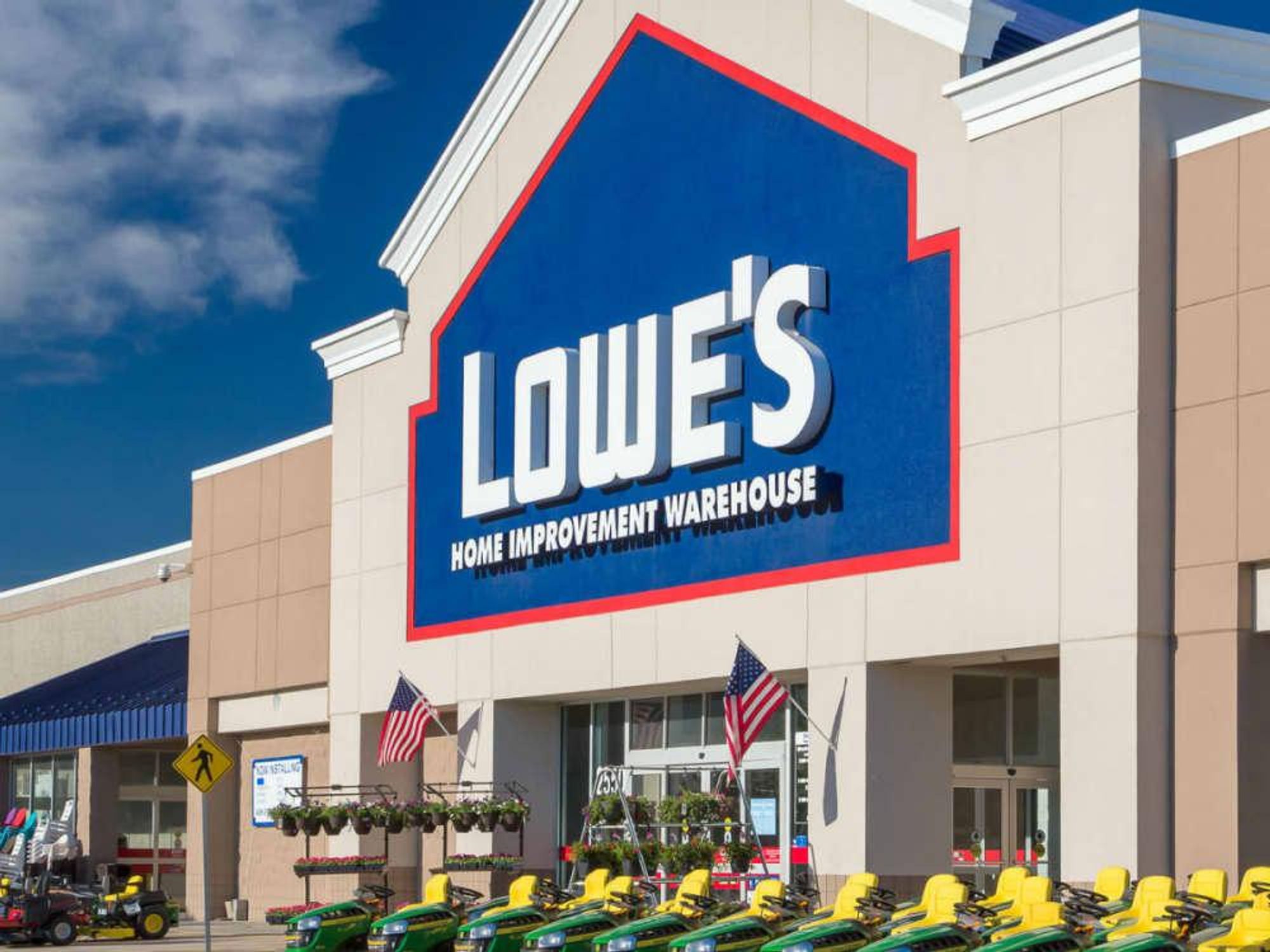 Lowe's to open first Texas outlet store with discount appliances in