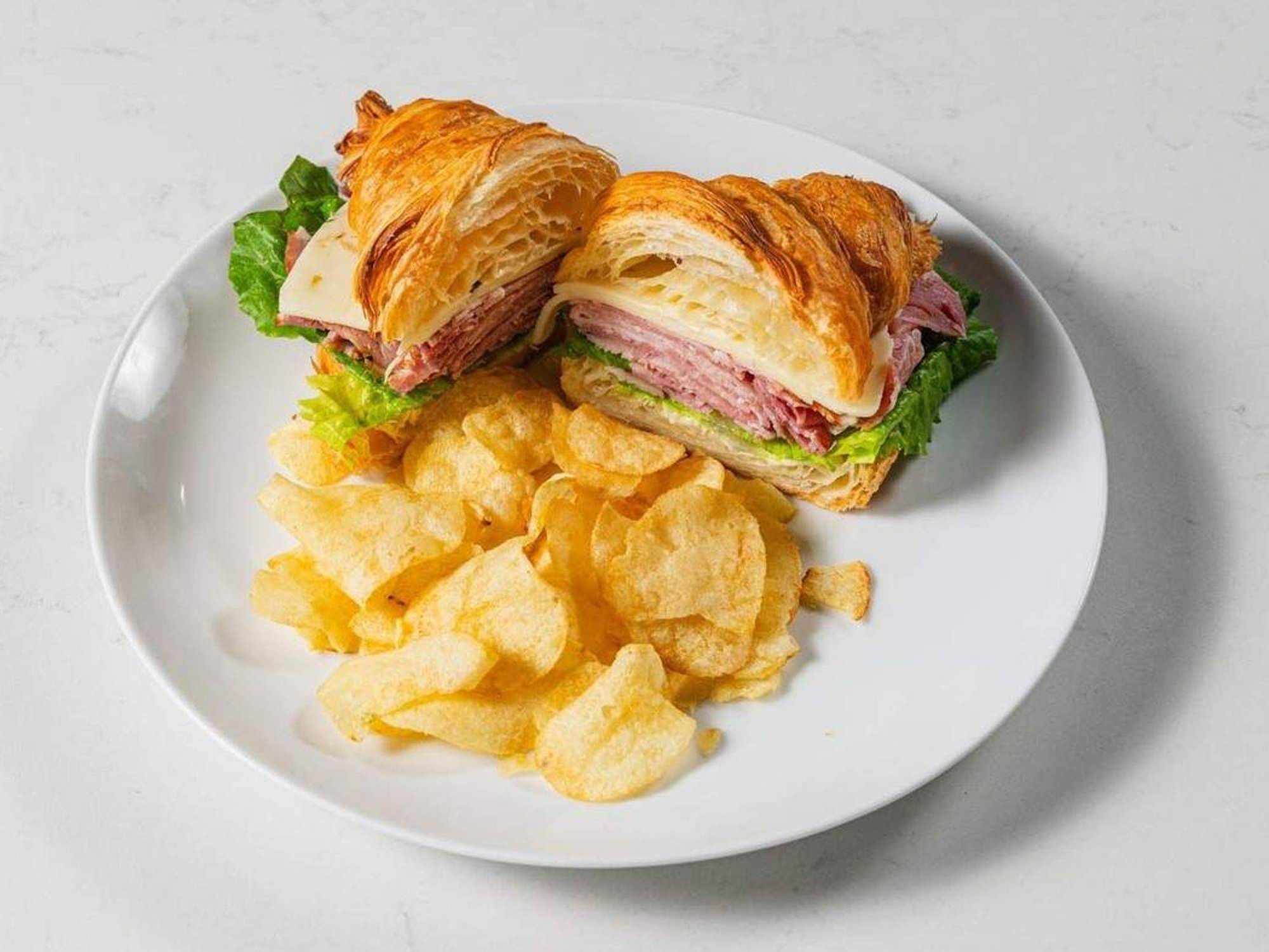 Lubella croissant sandwich