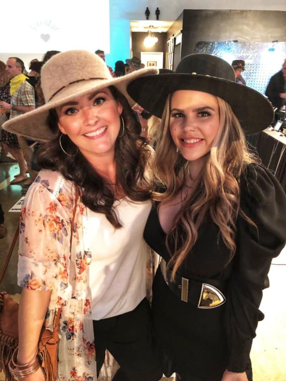 Lyndsay Frahm Morse, Elena Davies