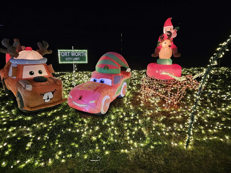 Mach Christmas Display, Great Christmas Light Fight